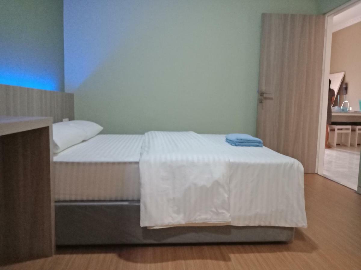 Отель Sleeprest @ Golden Prima Batam Экстерьер фото