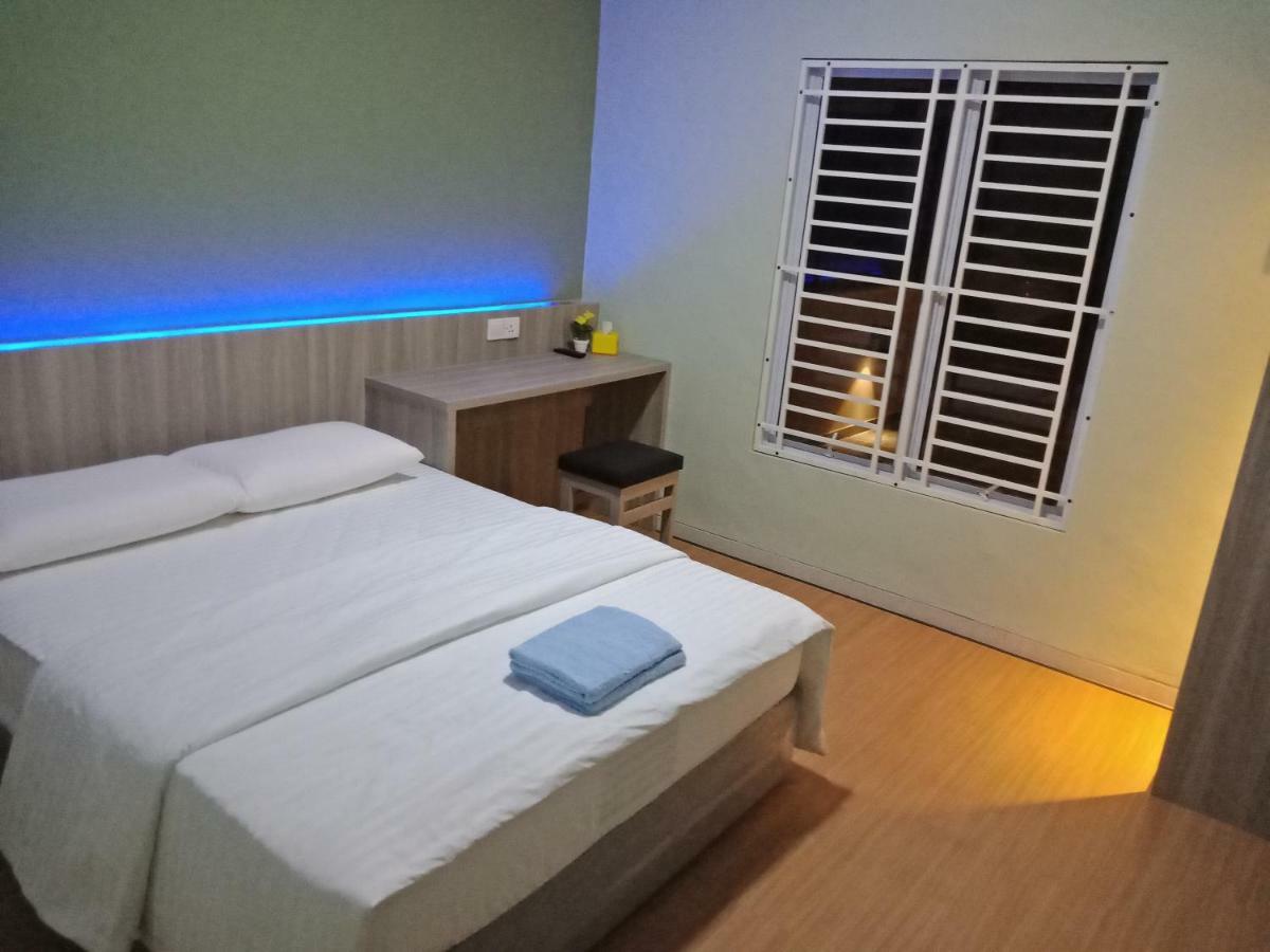 Отель Sleeprest @ Golden Prima Batam Экстерьер фото